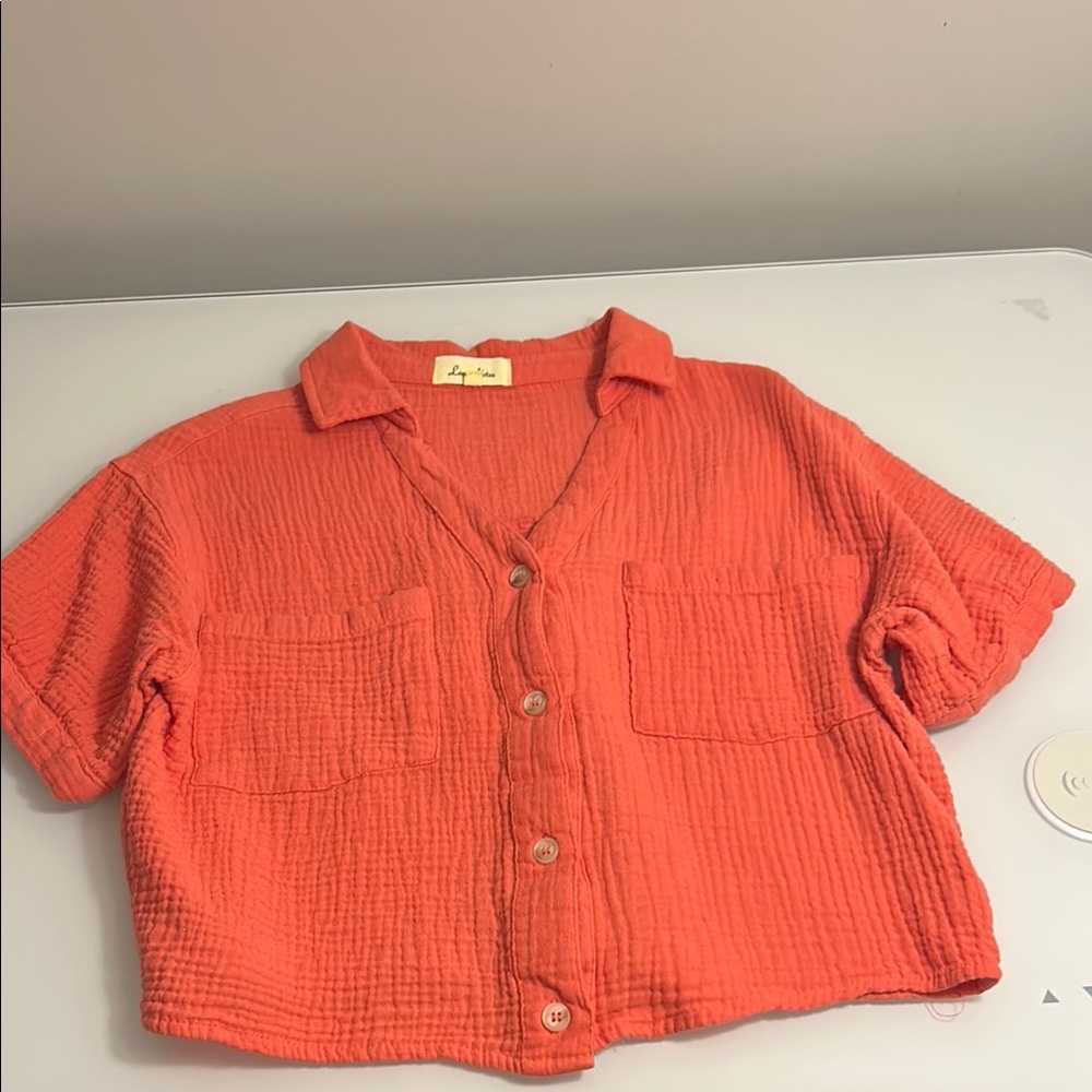 Cropped Coral Shirt with Pockets